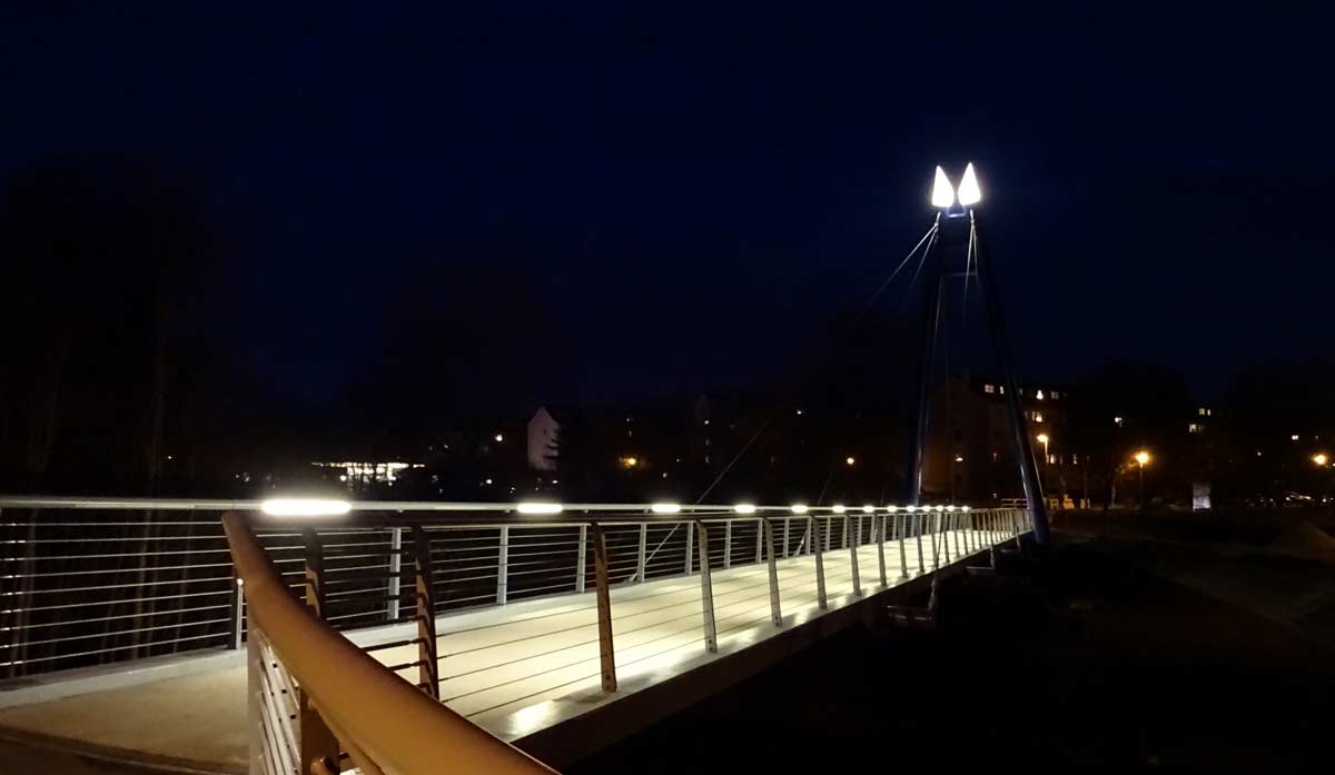 Erfurter Pappelstieg: Gerabrücke bei Nacht