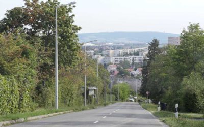 Strommast fängt Feuer
