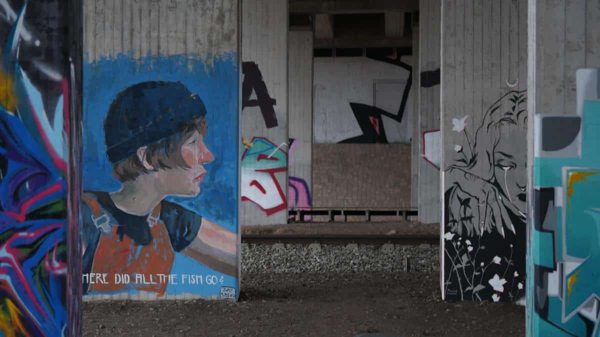 Ansicht von Graffiti unter einer Autobahnbrücke Erfurt