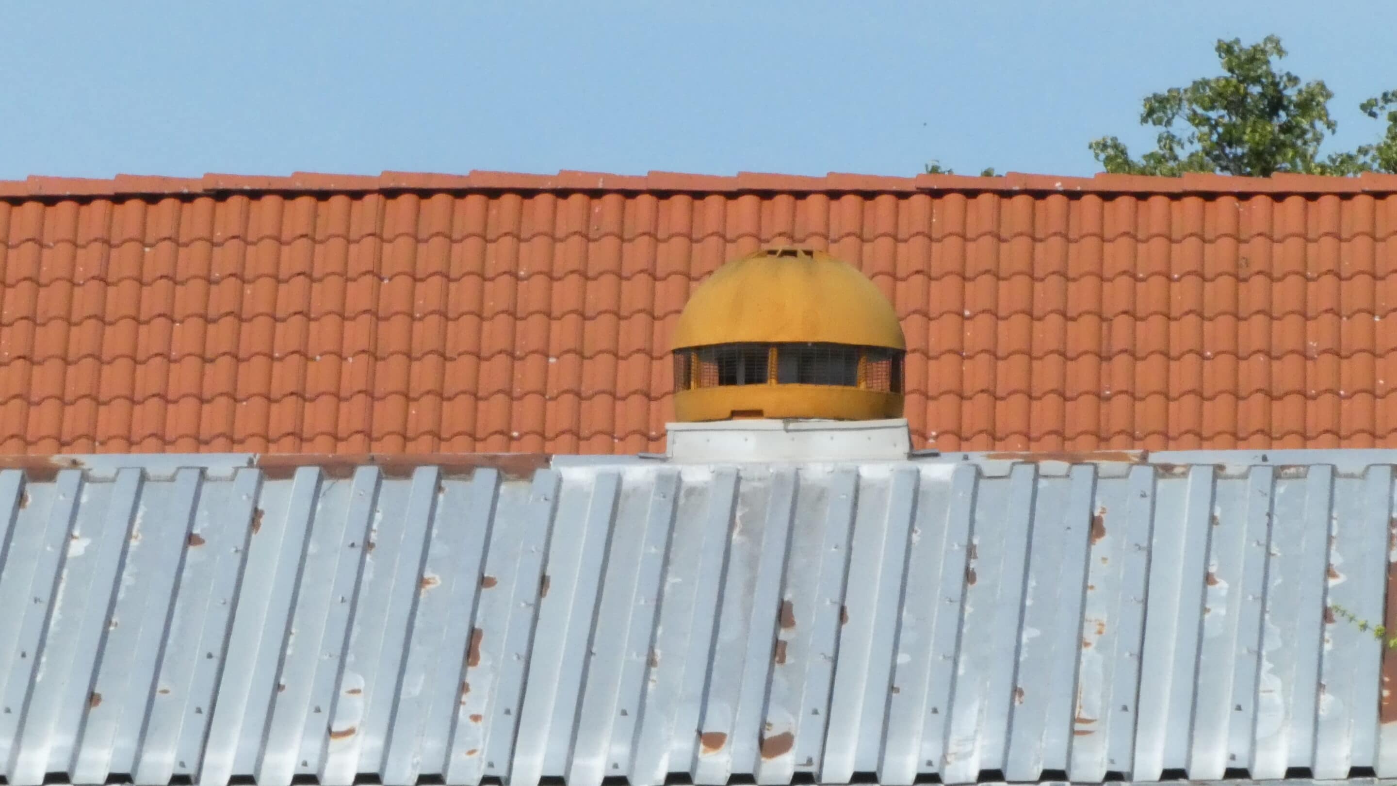 Gegenstand auf Dach Hanseviertel