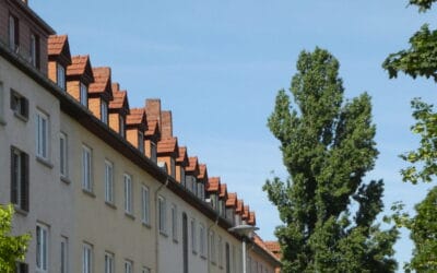 Einbrecherin tarnt sich mit Bademantel