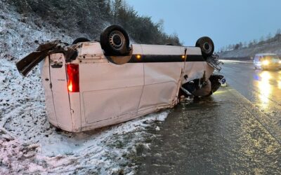 API-TH: Transporter mehrfach überschlagen