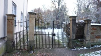 Tor zum Friedhof der Bruedergemeine Neudietendorf. scaled_erfurt
