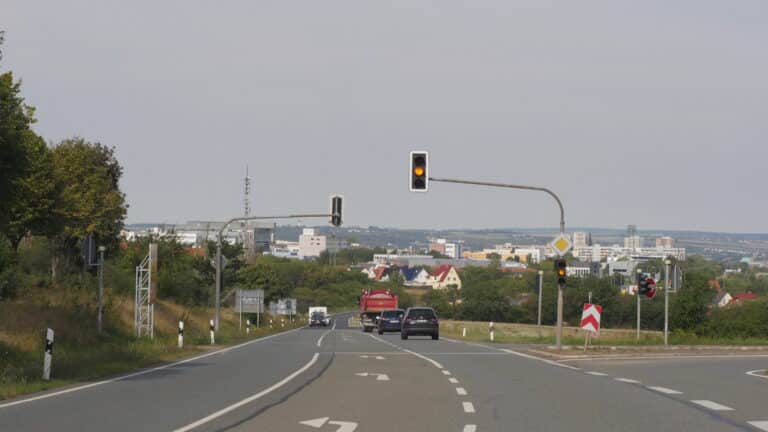 Das Erfurt-Magazin 13 Das Erfurt-Magazin Schwerer Verkehrsunfall