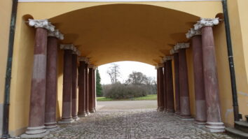 Saeulengang Schloss Belvedere Weimar scaled_erfurt
