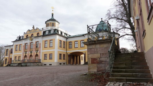 Schloss Belvedere Weimar mit Nebenaufgang scaled_erfurt