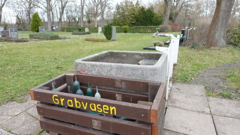 Friedhöfe am Wochenende wegen Sturmwarnung geschlossen