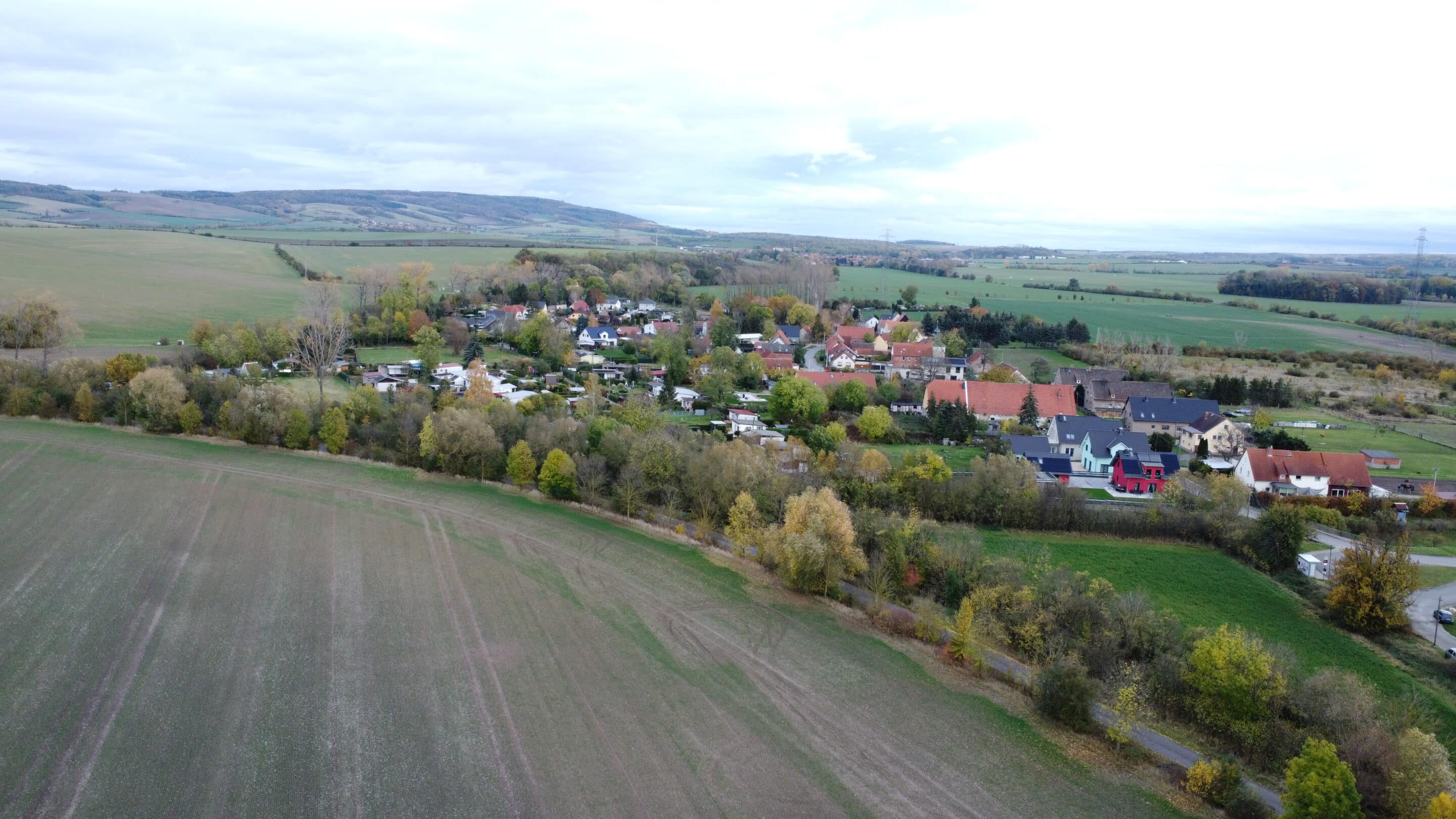 Blick auf Wallichen zeigt die Lage des Ortsteil von Erfurt vor der Stadt.