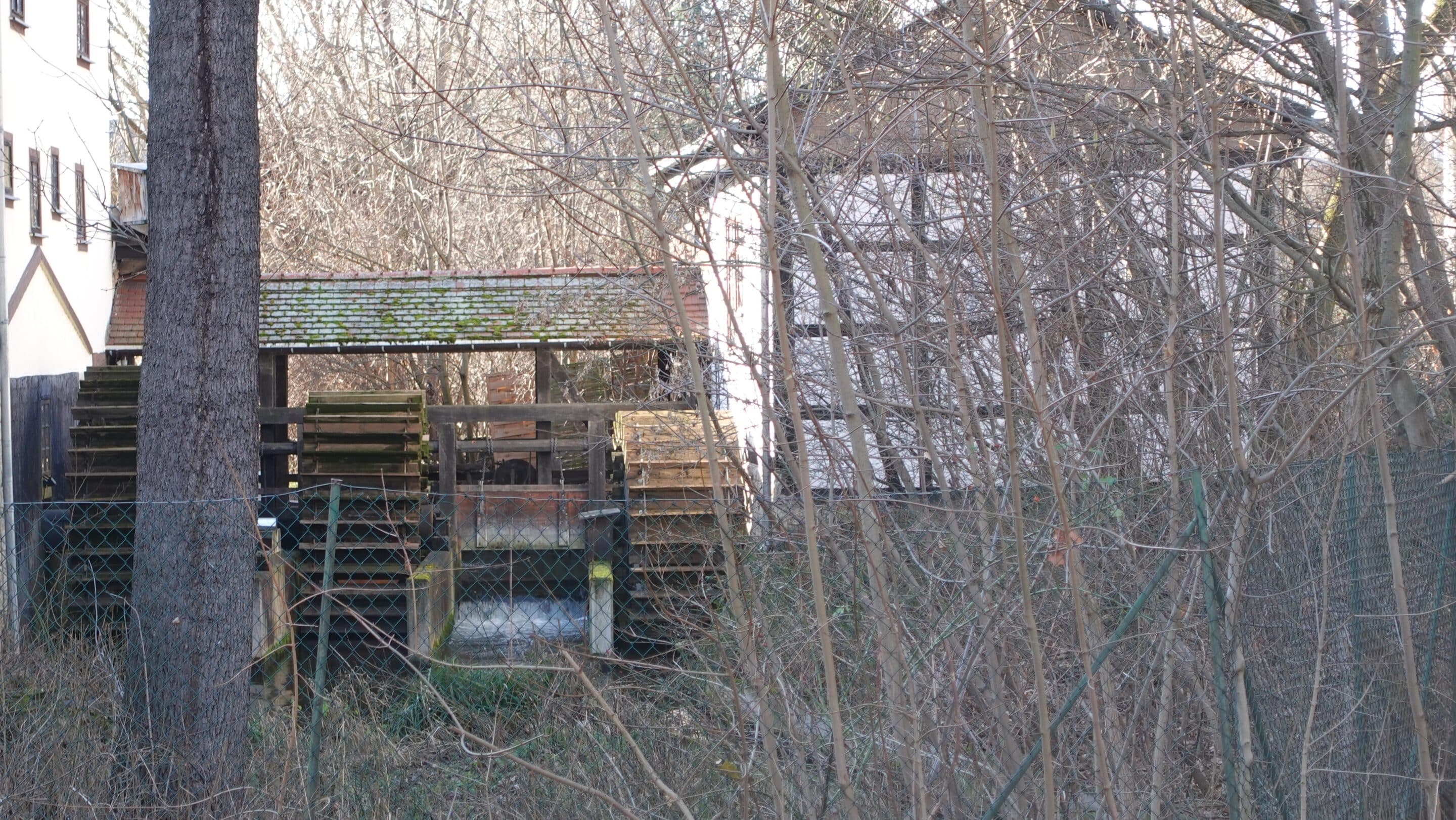 Mühlräder der Heiligen Mühle an der Schmalen Gera Erfurt.