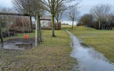 Nasser Winter: Spielplatz in Salome unter Wasser