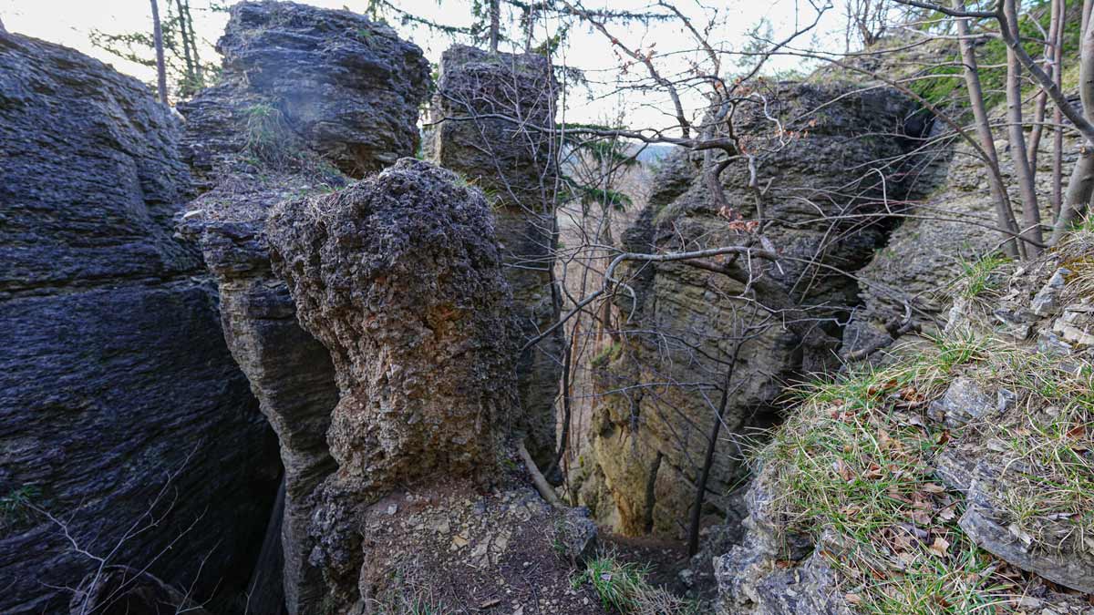 Felsnadel: Nicht Sächsische Schweiz, sondern die Kammerlöcher bei Martinroda in Thüringen