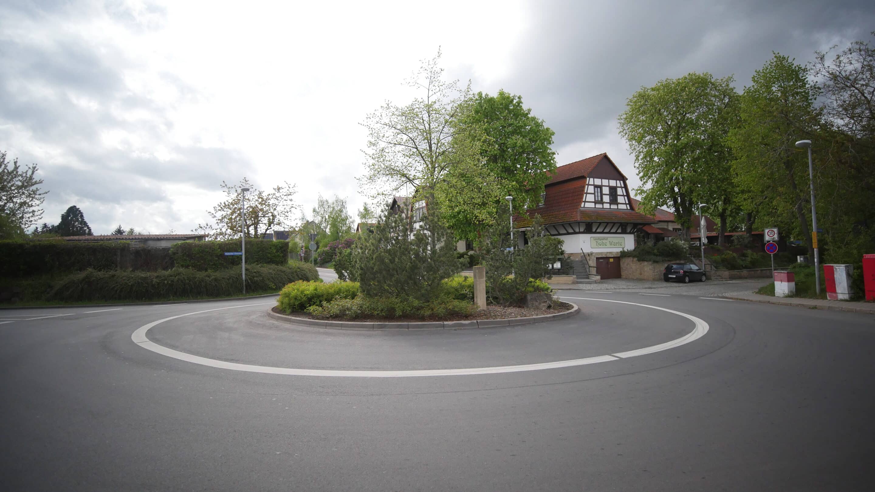 Kreisverkehr in Salomonsborn einem Ortsteil von Erfurt.