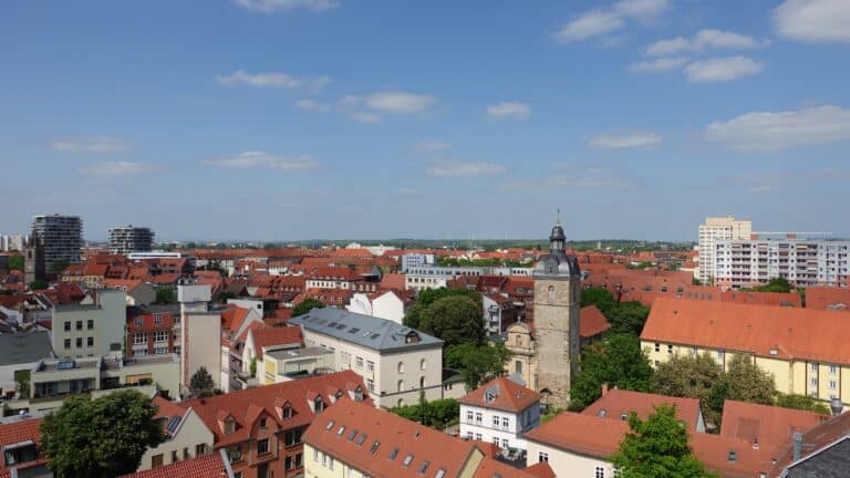 Das Erfurt-Magazin 13 Das Erfurt-Magazin Verkehrsunfall in der Innenstadt