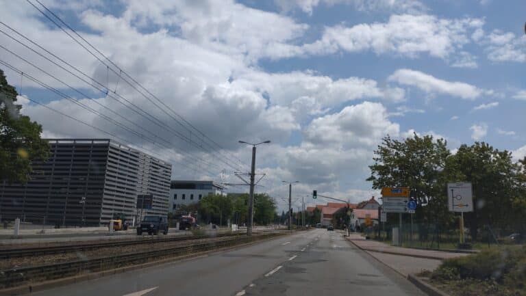 Das Erfurt-Magazin 13 Das Erfurt-Magazin Zeugenaufruf nach verfassungsfeindlichen Parolen in Straßenbahn