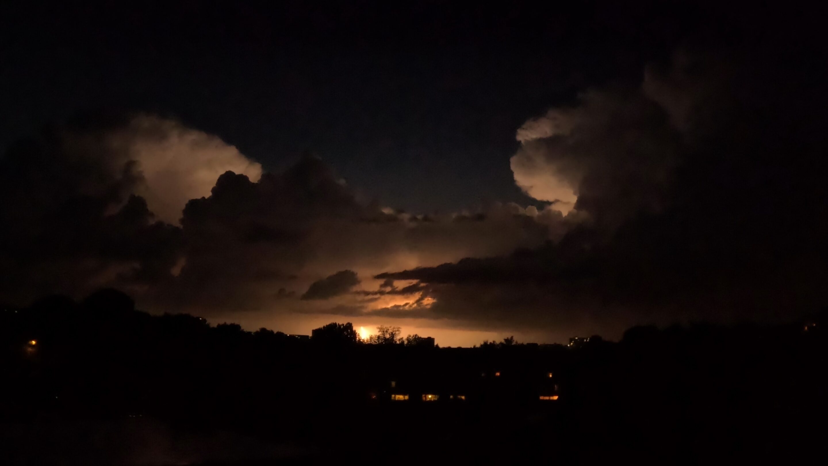 Blitz Wetterleuchten Erfurt Nord bei Sommergewitter scaled_erfurt