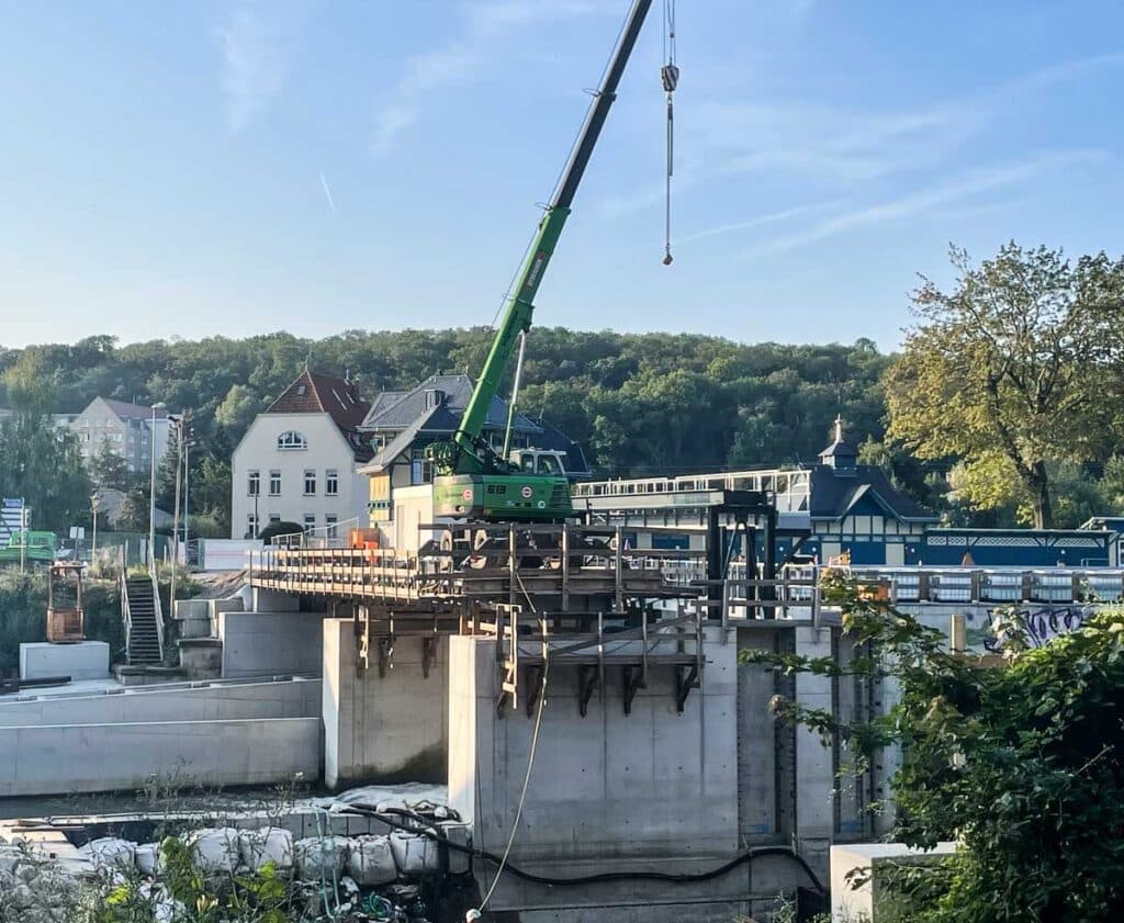 construction work paper weir insta_erfurt