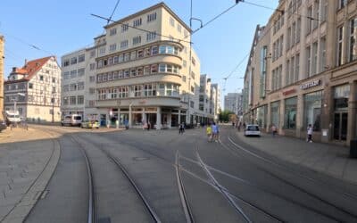 Fußgänger von Straßenbahn erfasst und schwer verletzt