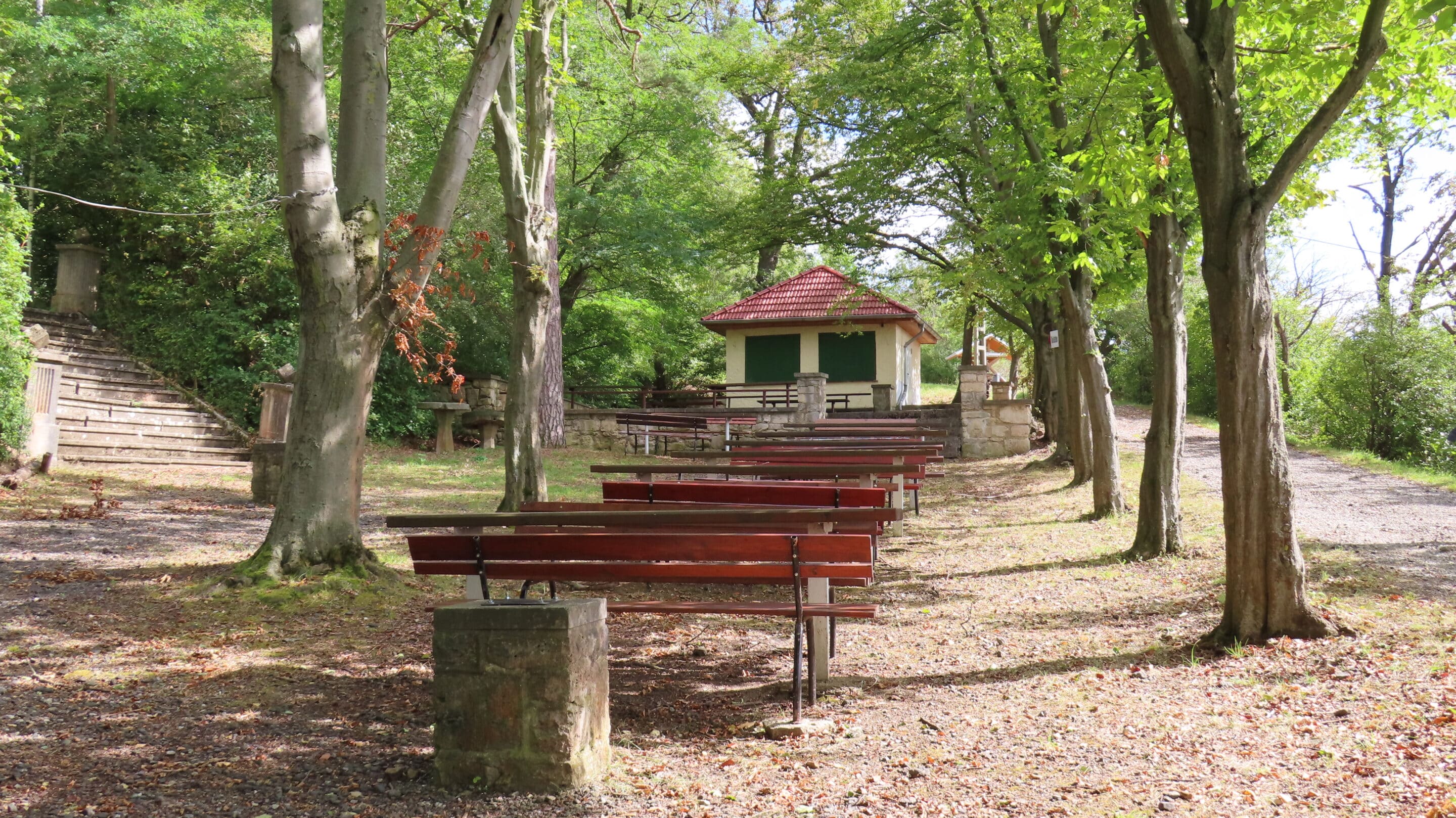 Festplatz des Grottenfest bei Magdala in Thüringen in der Nähe der Urdaer Linden.