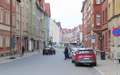 LPI-EF: Geparkte Autos beschädigt