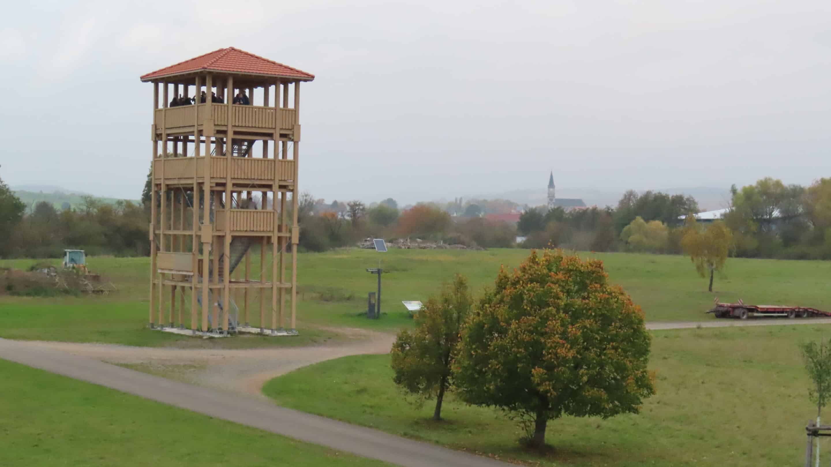 Der Beobachtungsturm bei Berga im Norden der Talsperre Kelbra im südlichen Sachsen-Anhalt.