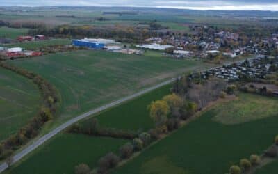 LPI-EF: Blechschuppen in Kleingartenanlage angezündet