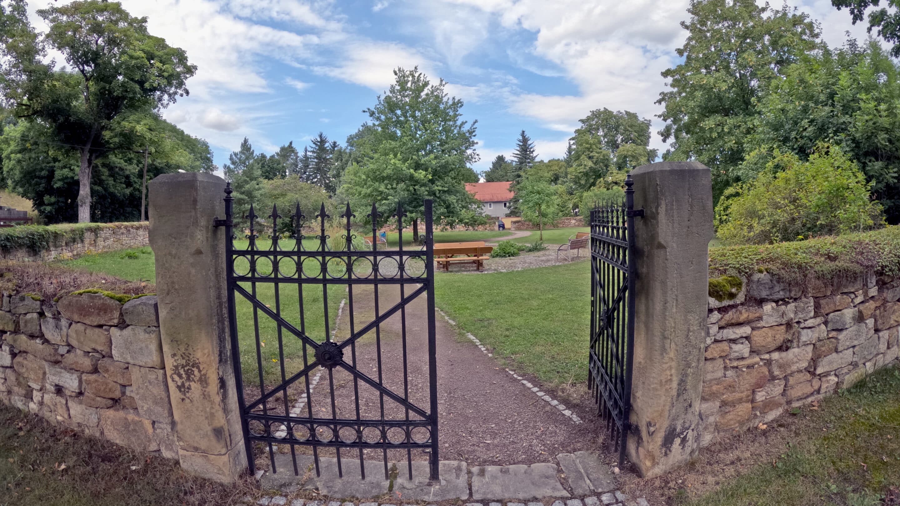 Kleiner Park Molsdorf ein Ortsteil der Landeshauptstadt von Thüringen Erfurt.