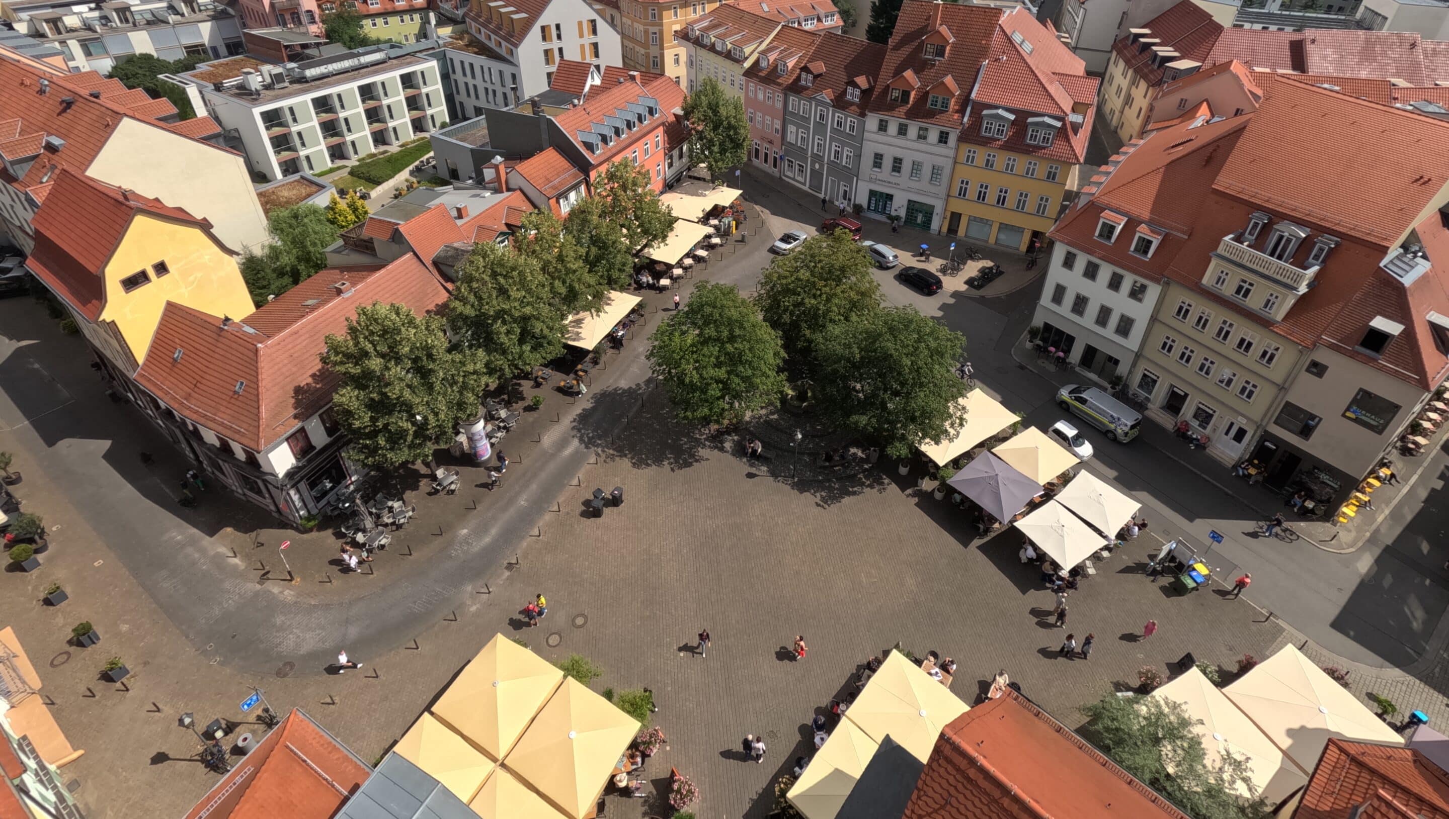 Wenigemarkt in der Altstadt von Erfurt aus der Vogelperspektive vom Turm der Ägidienkirche Der Wenigemarkt in der Altstadt von Erfurt hier aus der Vogelperspektive vom Turm der Ägidienkirche fotografiert.