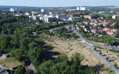 Einbrecher flüchtet in Baumhaus