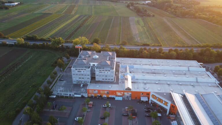 Ohne Fahrerlaubnis und mit falschen Kennzeichen unterwegs