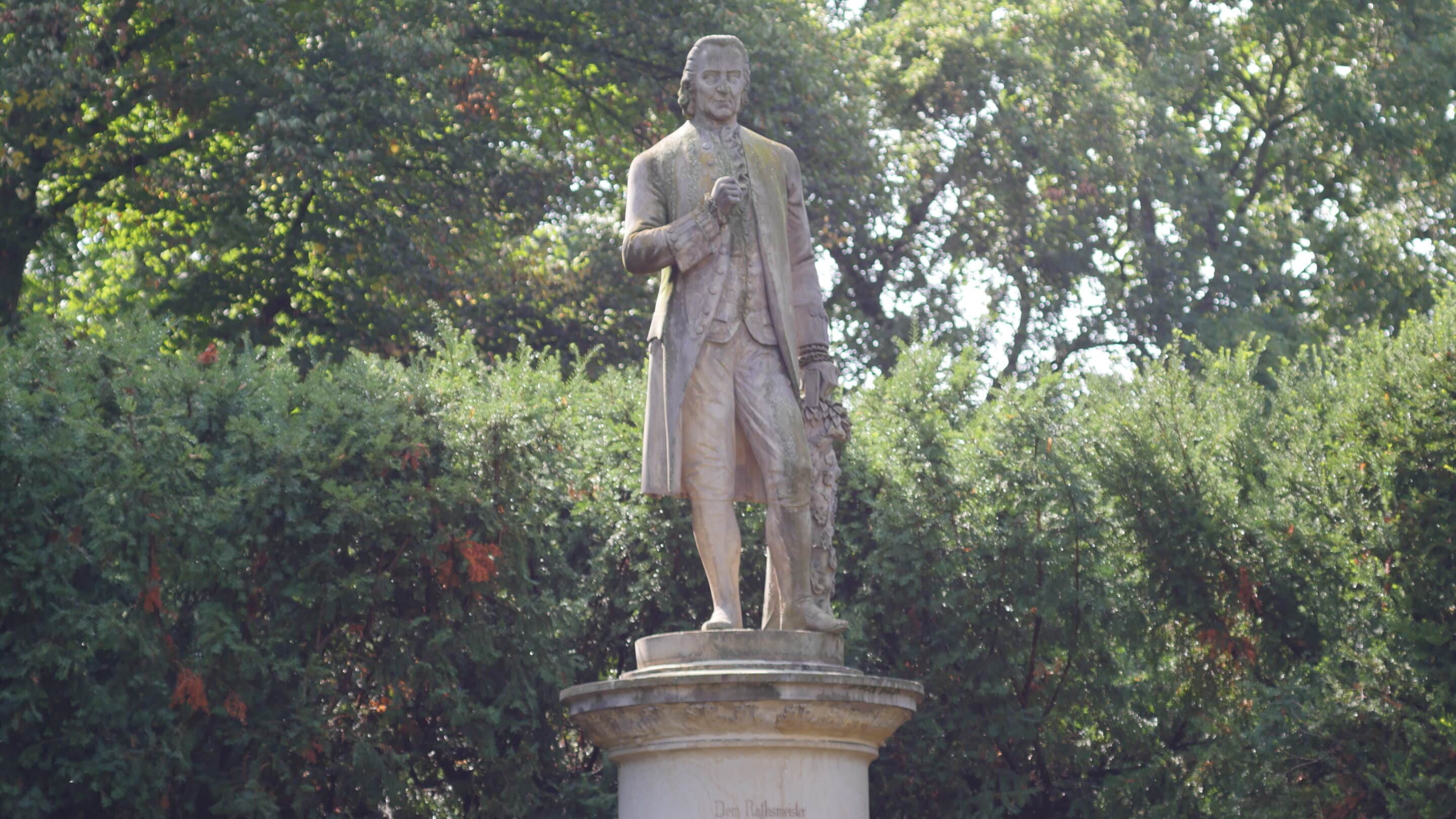 Das Christian Reichart Denkmal in der Landeshauptstadt von Thüringen Erfurt.