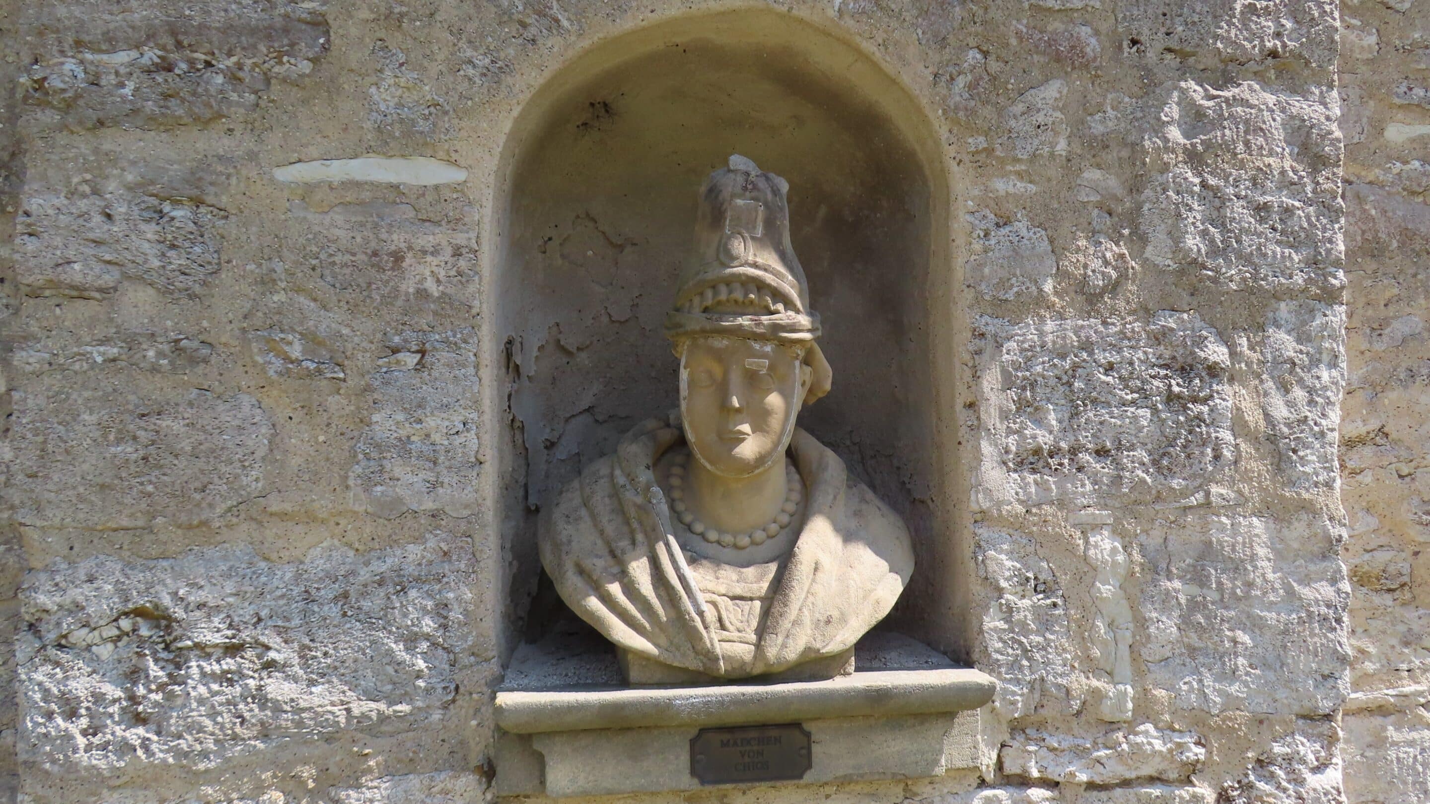 Mädchen von Chios Büste im Schlosspark Kromsdorf Das Mädchen von Chios ist eine der Büsten im Schlosspark Kromsdorf bei Weimar in Thüringen.