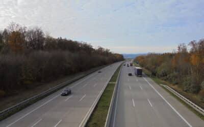 Lkw im Straßengraben