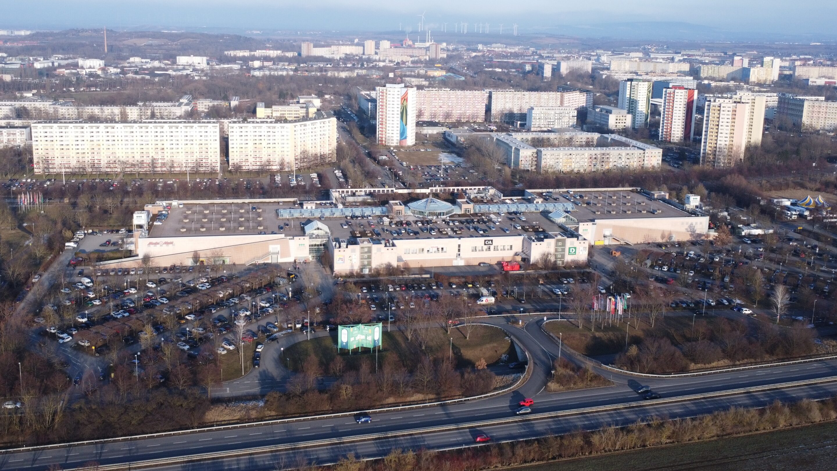 Thueringen Park Erfurt ist gut ueber die B4 zu erreichen und innerstaedtisch bestens angebunden scaled_erfurt