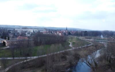 Hausfassade mit Graffiti beschmiert
