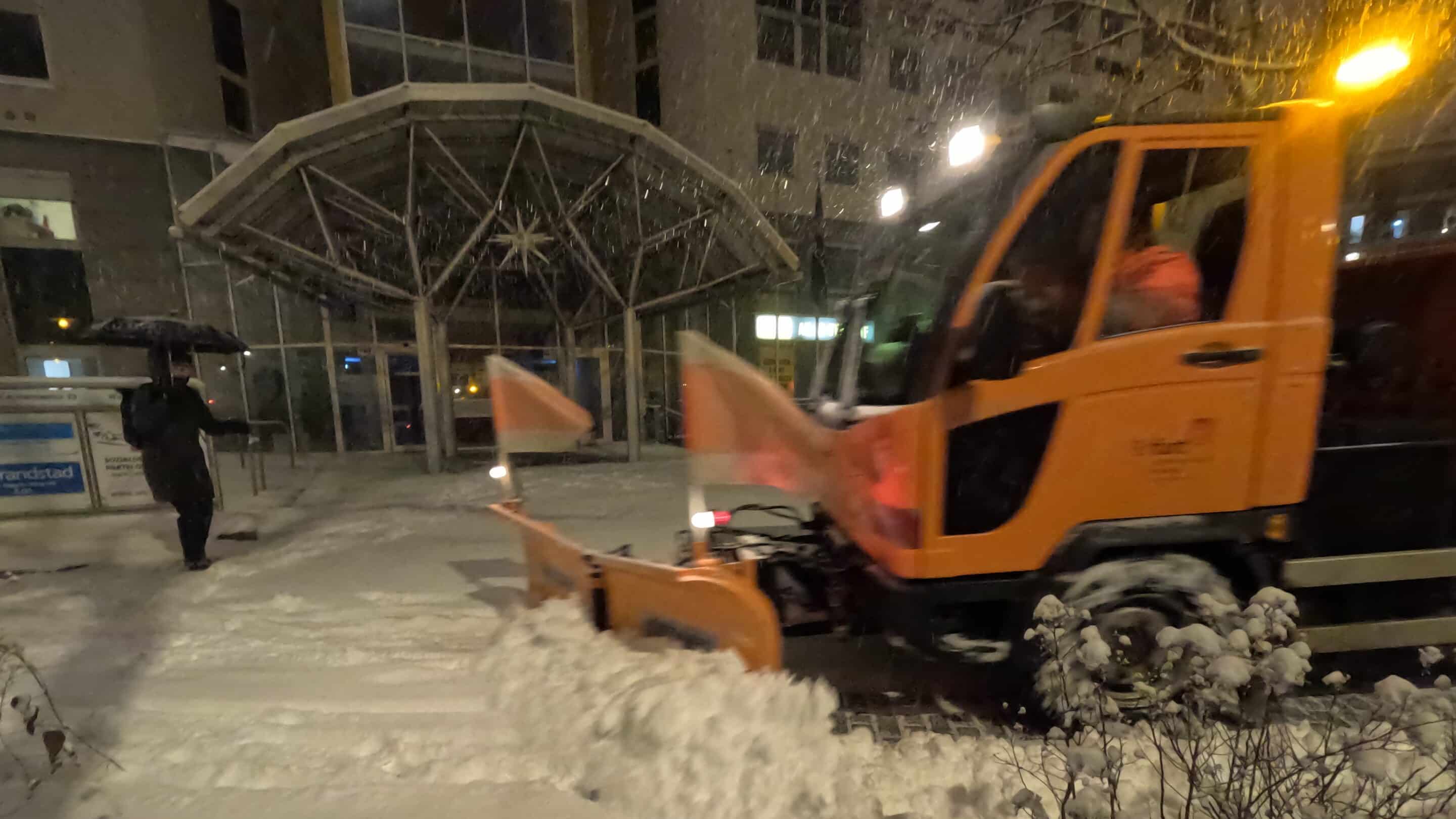 Raeumfahrzeug der Stadt Erfurt im Einsatz scaled_erfurt