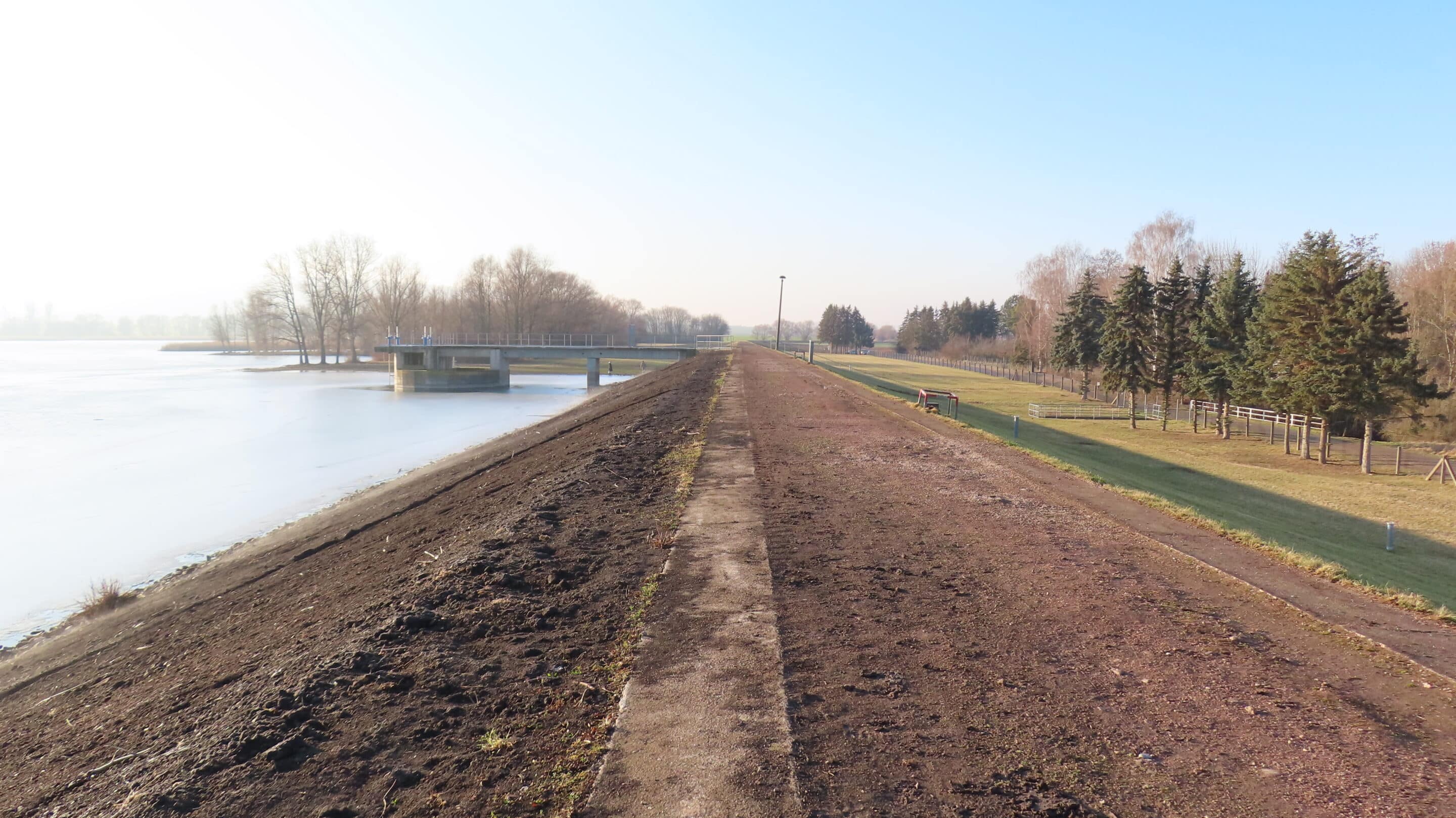 Staumauer des Speicher Dachwig scaled_erfurt