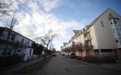 Fahrradanhänger und Kinderwagen gestohlen