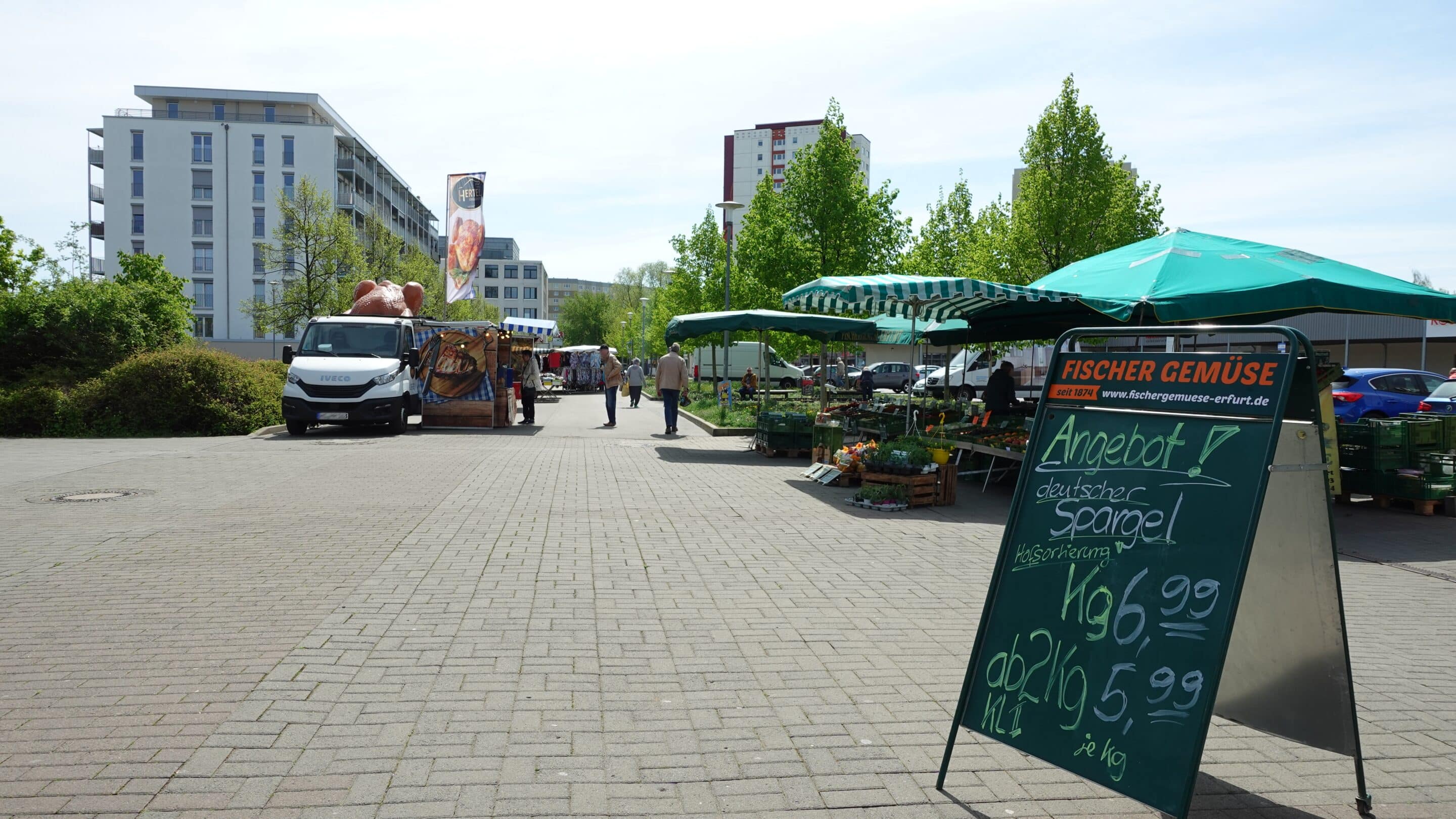 Markttag am Moskauer Platz einem Stadtteil der Landeshauptstadt von Thüringen Erfurt.