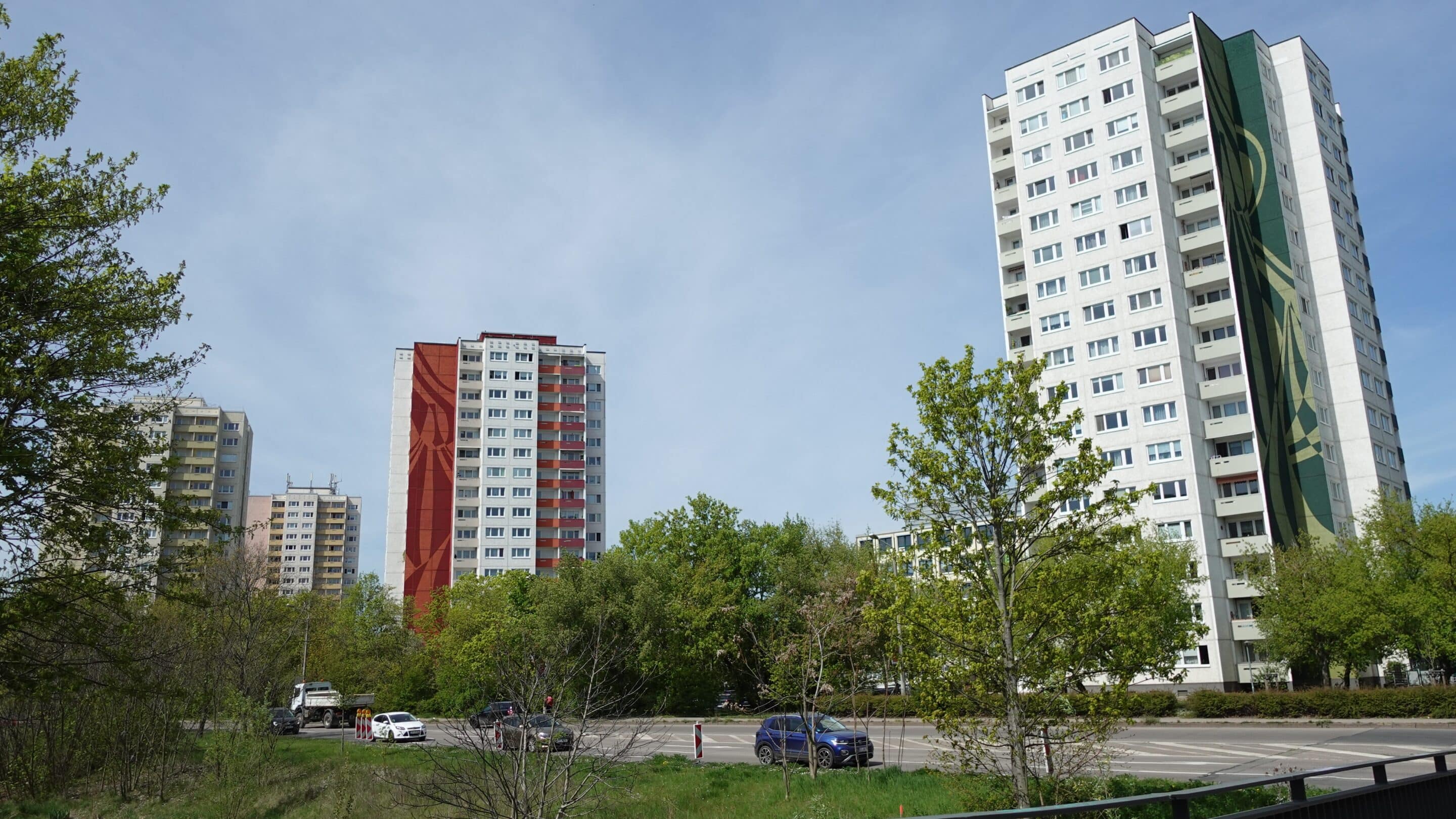 Punkthochhäuser im Stadtteil Moskauer Platz ein Plattenbauviertel aus Zeiten der DDR im Norden von Erfurt