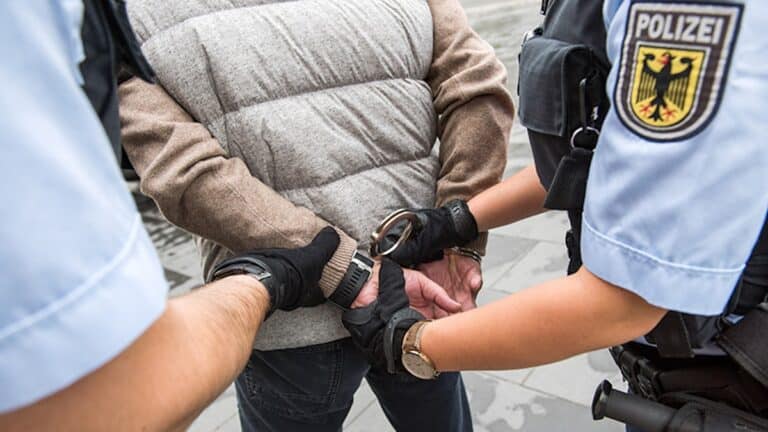 Verfassungswidrige Tat führt in den Justizvollzug