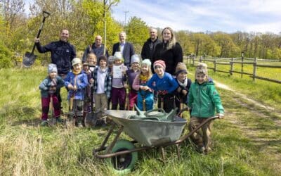 Baum des Jahres auf der Fuchsfarm gepflanzt
