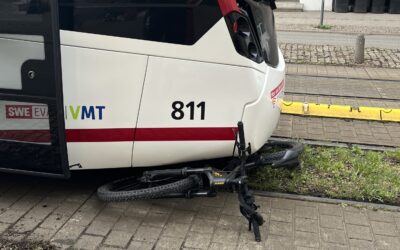 Großes Glück bei Verkehrsunfall mit Straßenbahn