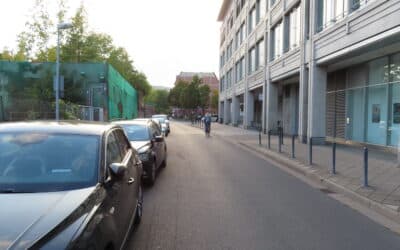 Bargeld aus Auto gestohlen