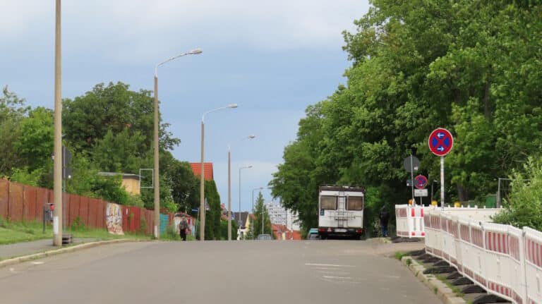 Das Erfurt-Magazin 14 Das Erfurt-Magazin Diebe stehlen polnisches Autokennzeichen