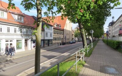Fahrradfahrer bei Zusammenstoß mit Bus verletzt