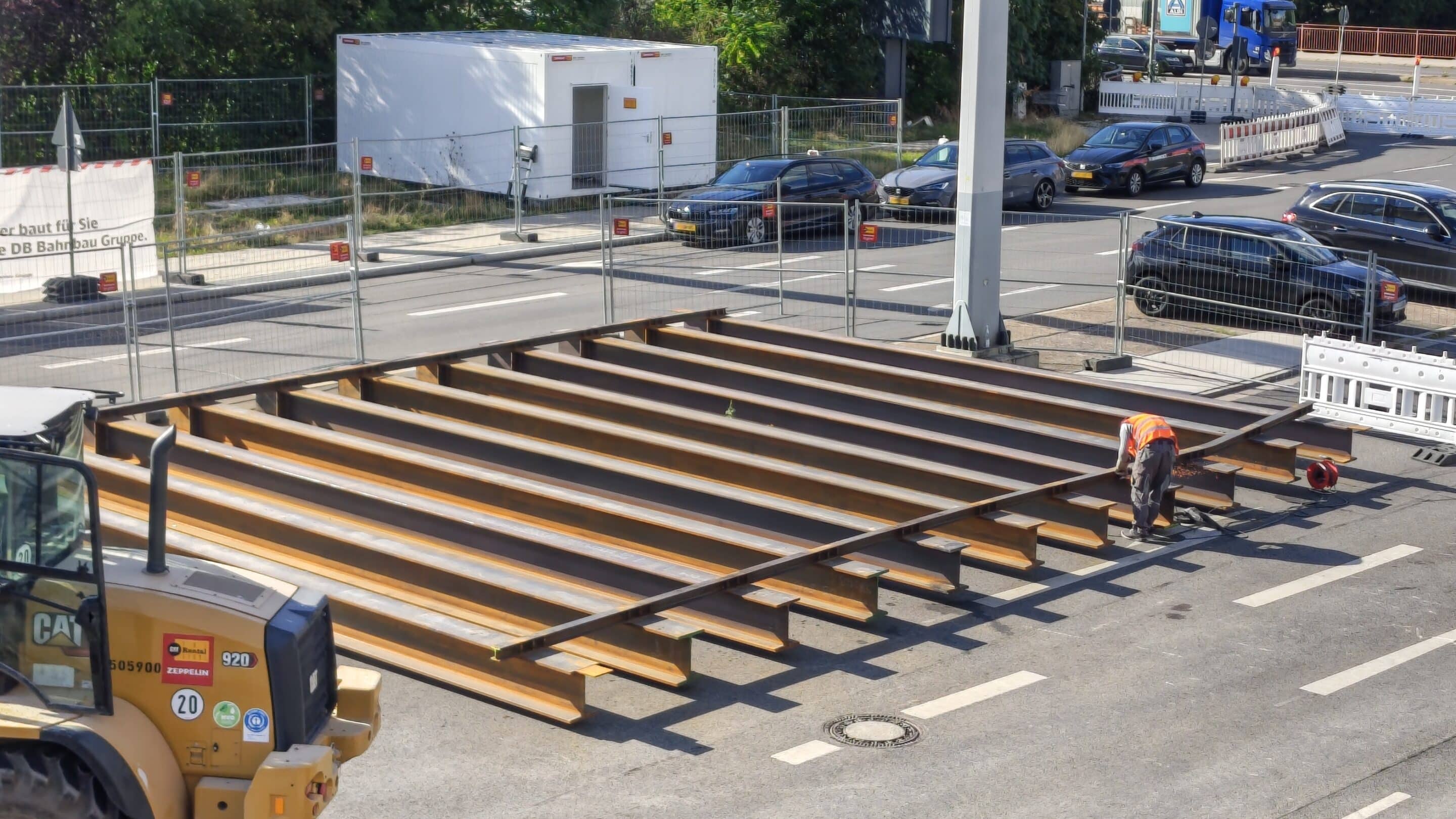 Material wird auf der Stauffenbergallee gelagert scaled_erfurt