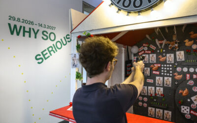Tischtennis und Scheibenschießen mit dem Kurator der Ausstellung „Why so serious?“