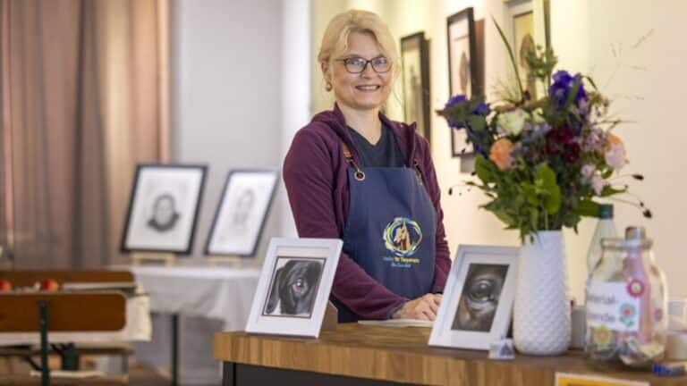 Tierportraits aus Pastellkreide im Pop-up-Store | F11