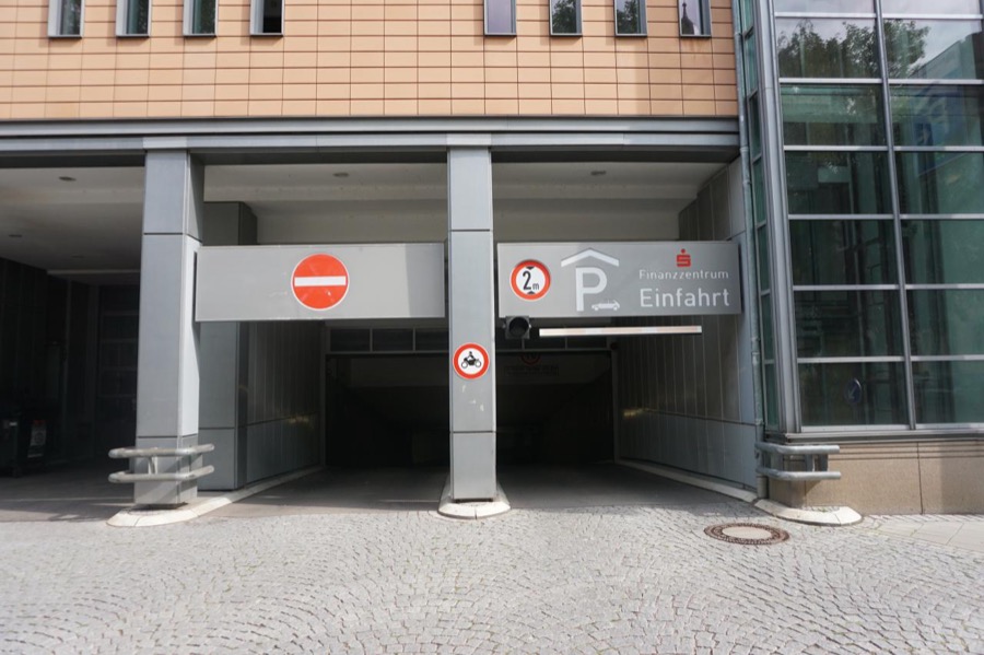 Parken in Erfurt – Parkhäuser und Parkplätze 9 Parken in Erfurt – Parkhäuser und Parkplätze Parkhaus Sparkassen-Finanzzentrum