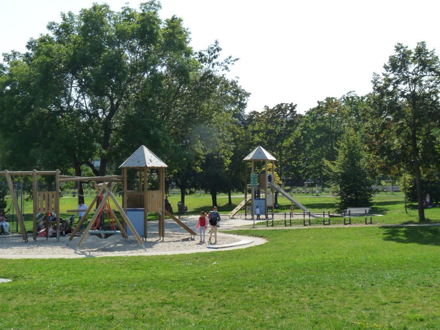 Spielplatz "Huckelbuckelland"